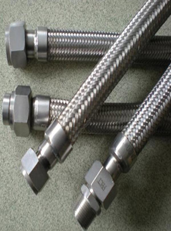 WIRE BRAIDED HOSE WITH END FITTING 
